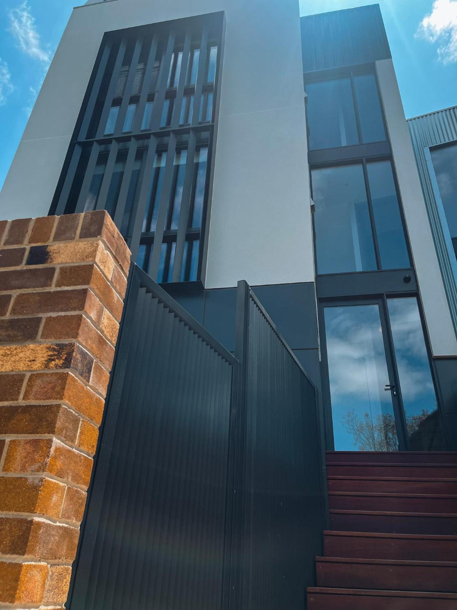 Green Rooms Braddon - Luxury Themed Micro Apartments Inspired By Tiny Home Design Canberra Eksteriør billede