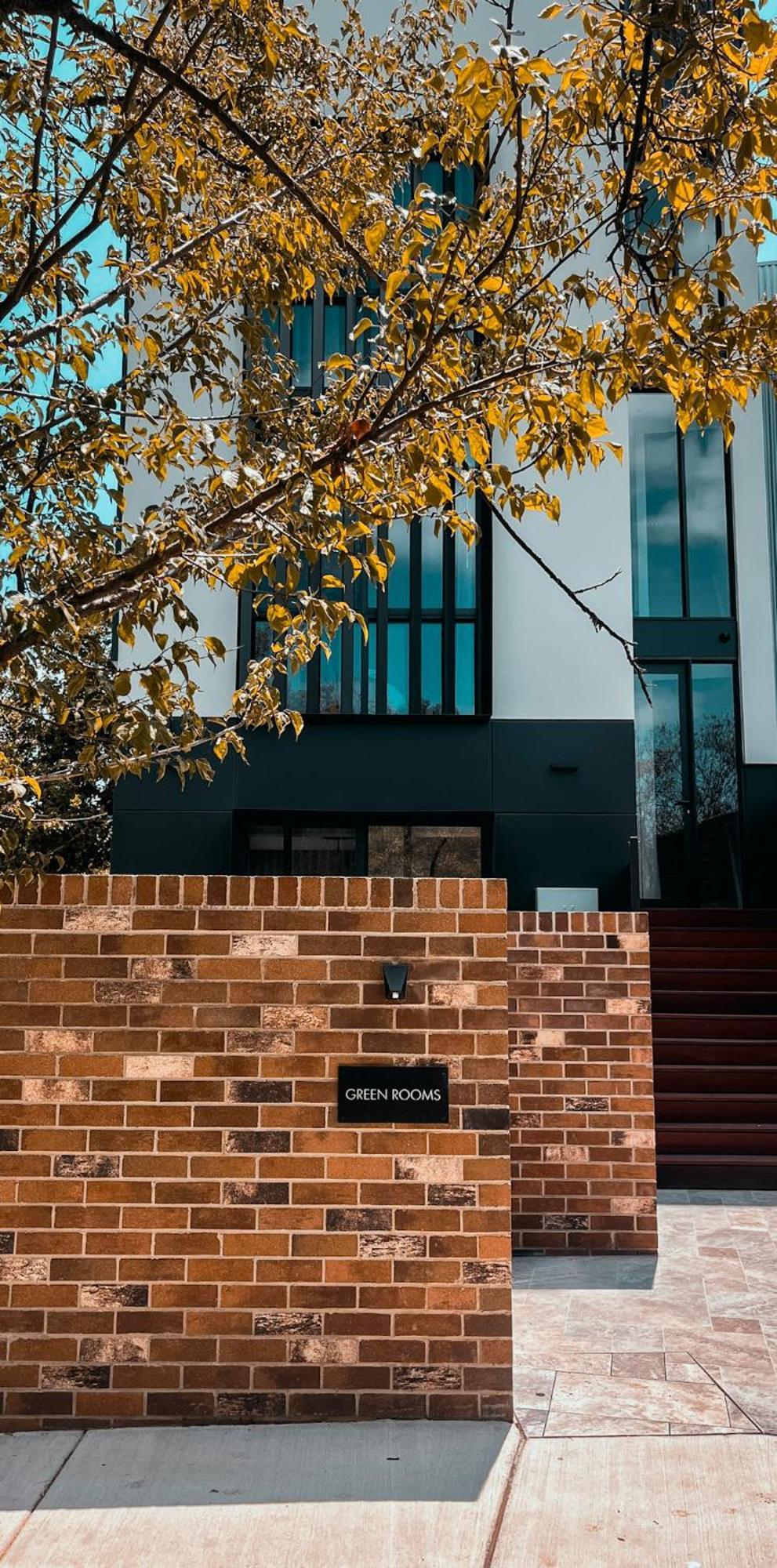 Green Rooms Braddon - Luxury Themed Micro Apartments Inspired By Tiny Home Design Canberra Eksteriør billede