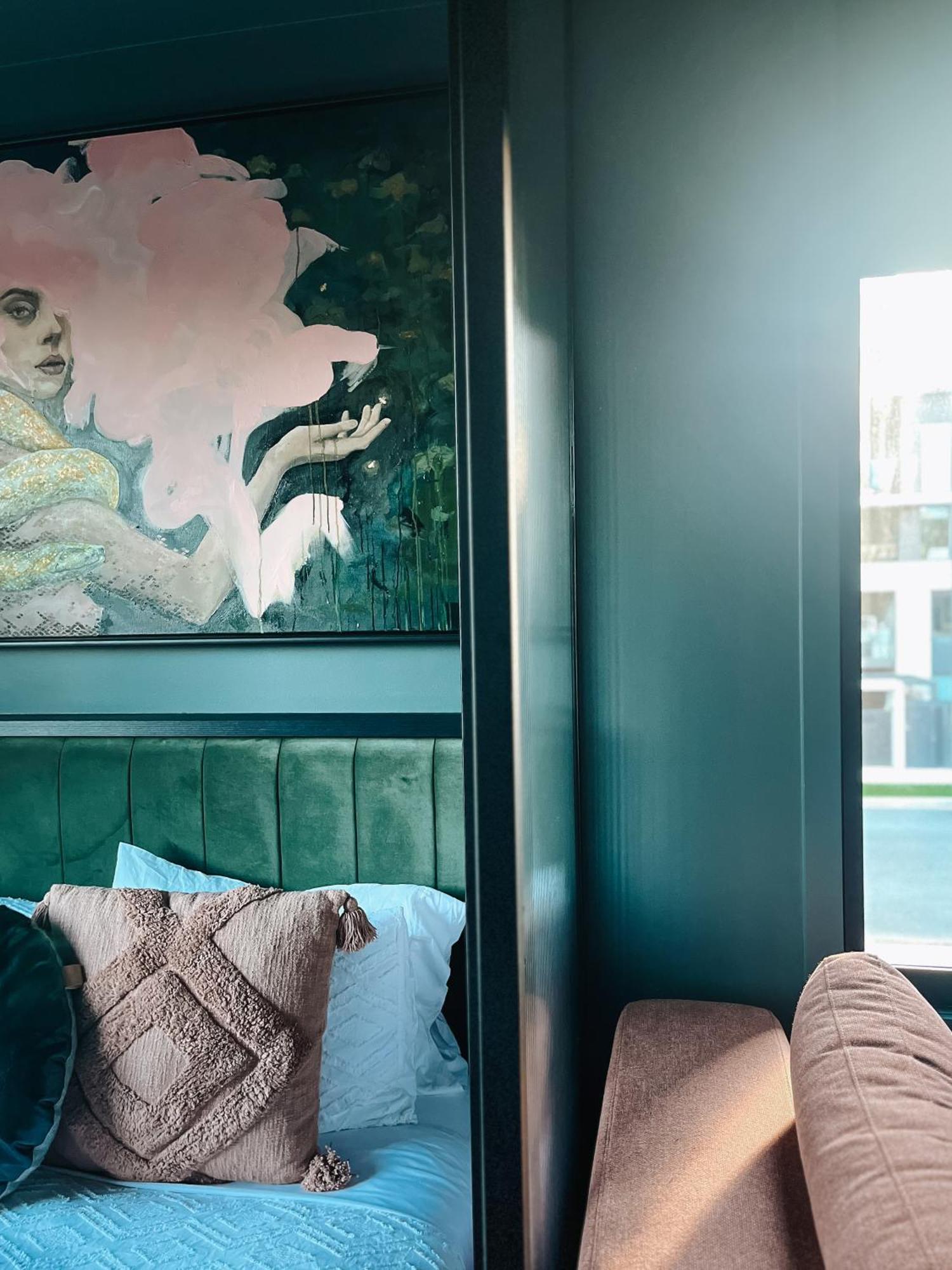 Green Rooms Braddon - Luxury Themed Micro Apartments Inspired By Tiny Home Design Canberra Eksteriør billede