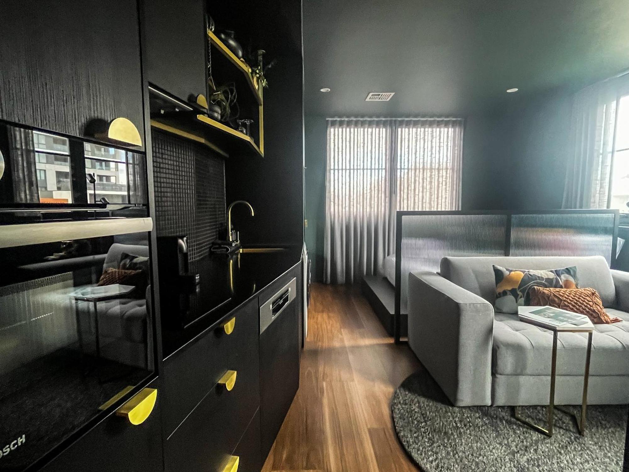 Green Rooms Braddon - Luxury Themed Micro Apartments Inspired By Tiny Home Design Canberra Eksteriør billede